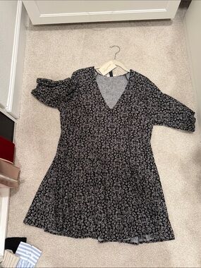 Universal Thread Black Floral V-Neck Mini Dress